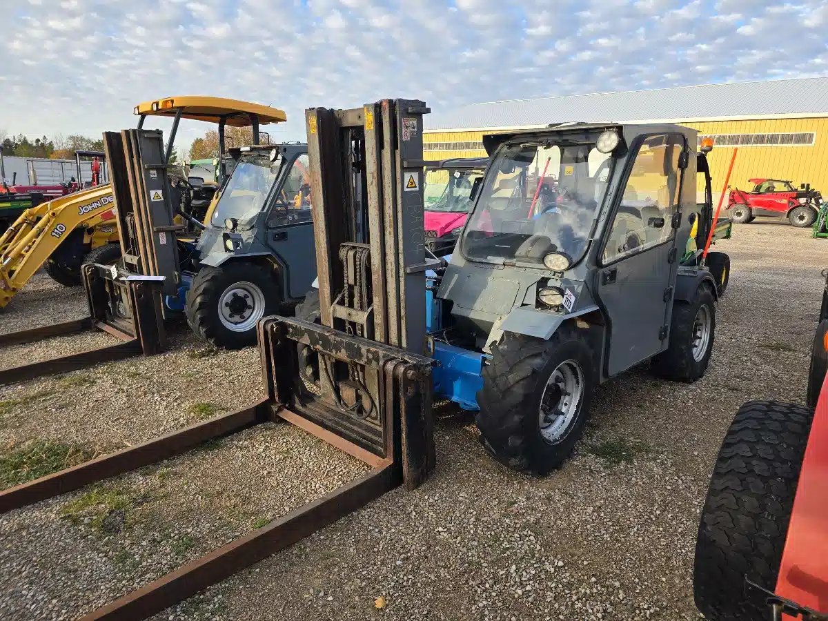 CMC INDUSTRIES 1300KG Forklift