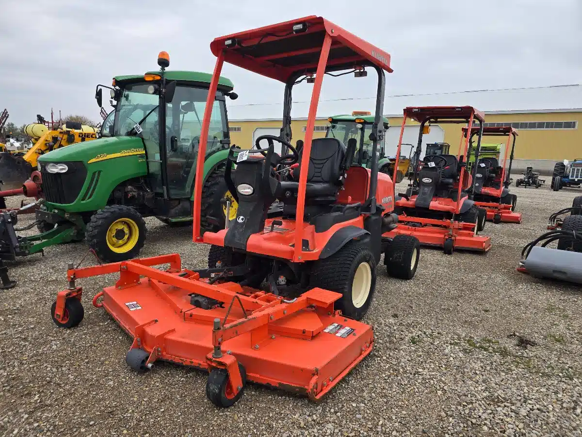 Kubota F3990 Mower - Front Deck