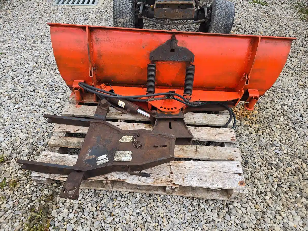 Gallery image 2 for Kubota F3680 Mower - Front Deck