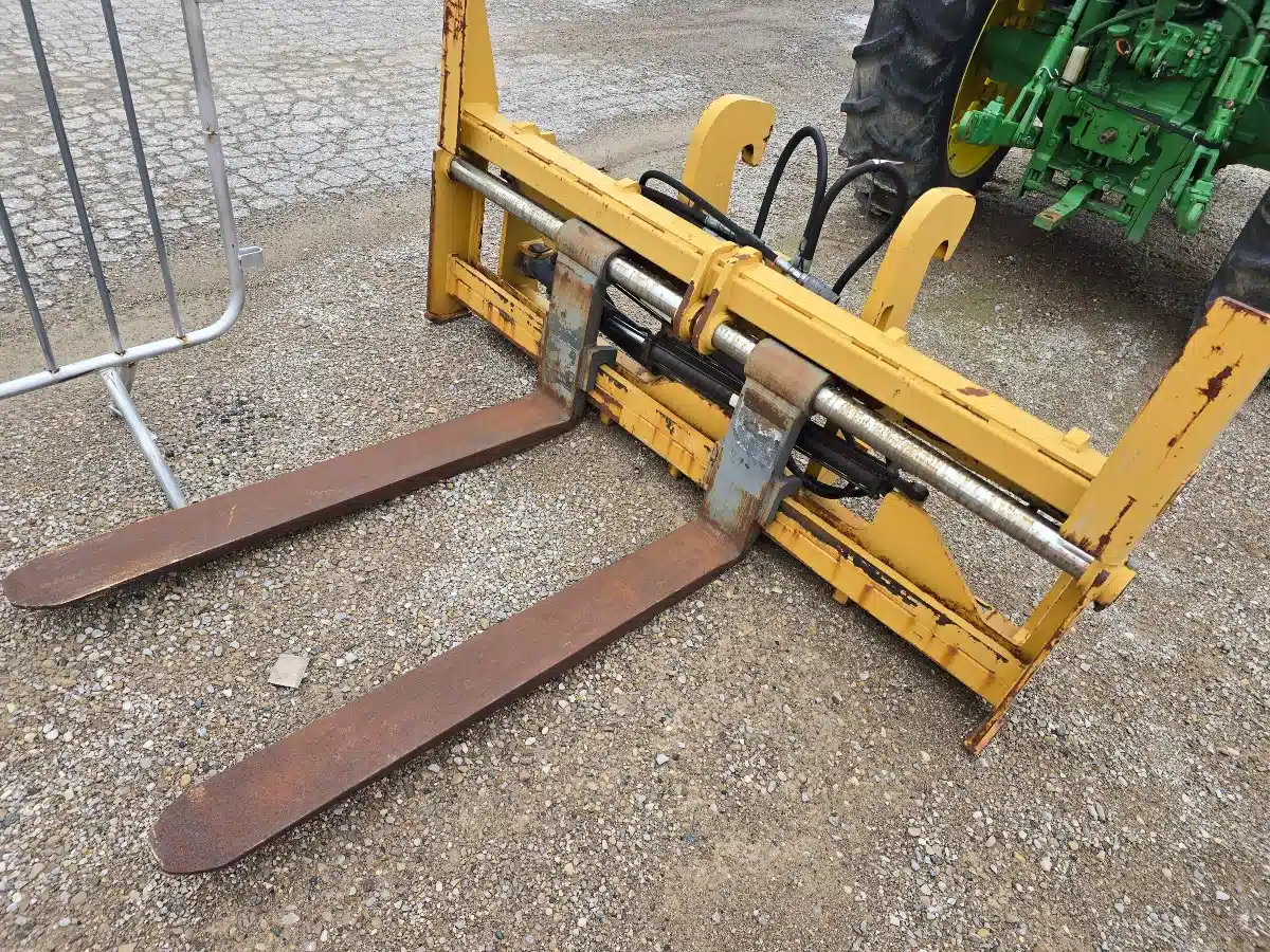 AMI ADJUSTABLE Pallet Fork