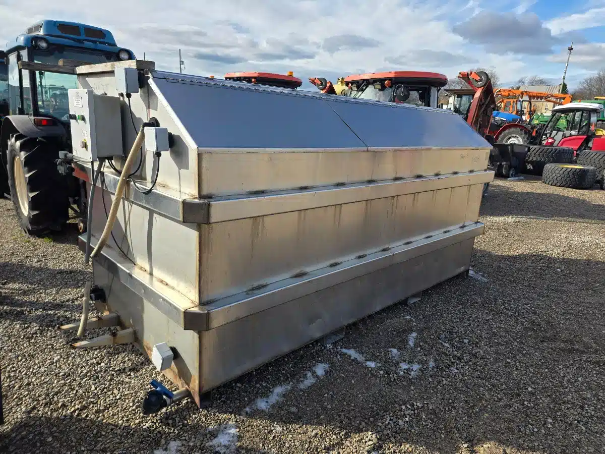 Gallery image 1 for Unspecified RMES Tank