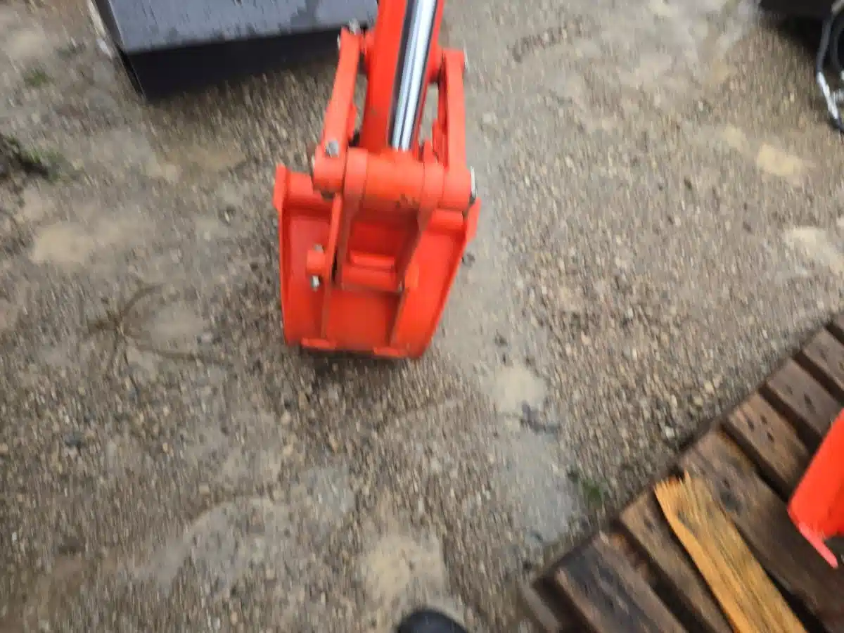 Gallery image 2 for Kubota BH70 Backhoe Attachment