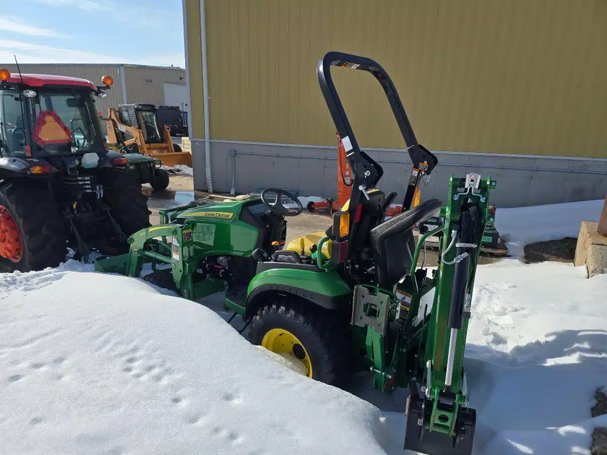 Gallery image 2 for John Deere 2025R Tractor