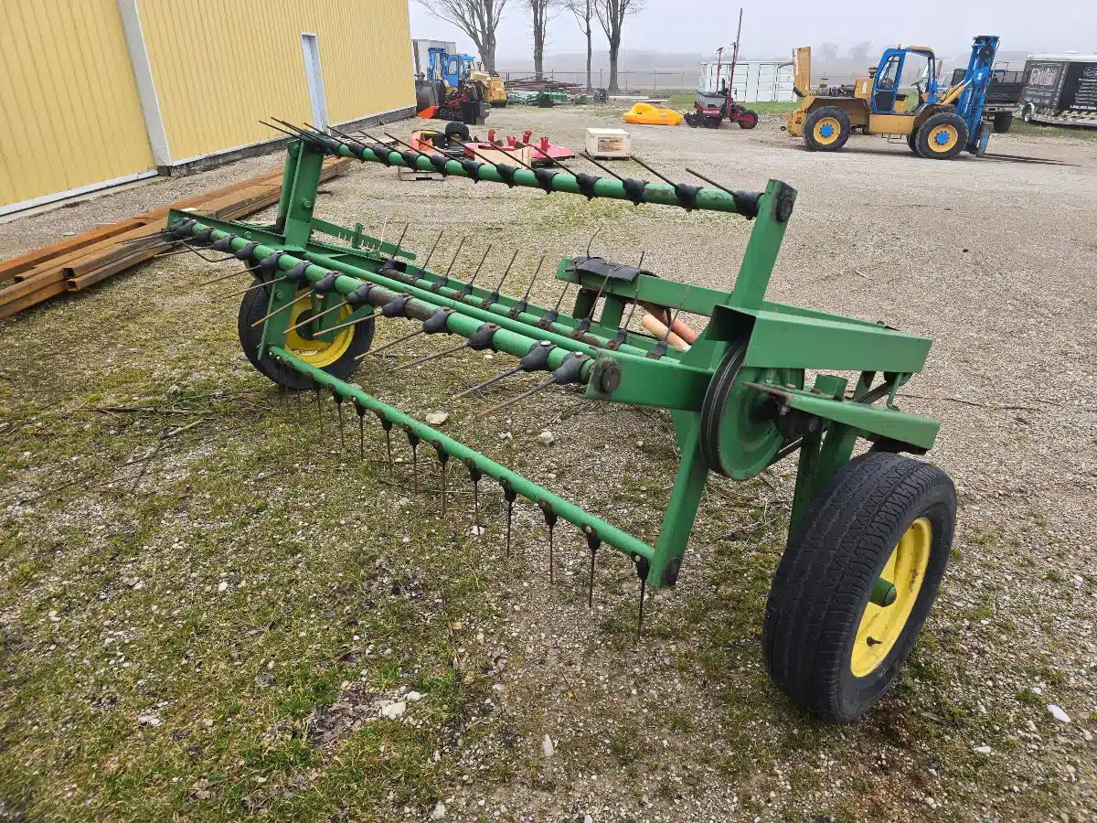 Gallery image 2 for Pequea 710 Hay Fluffer