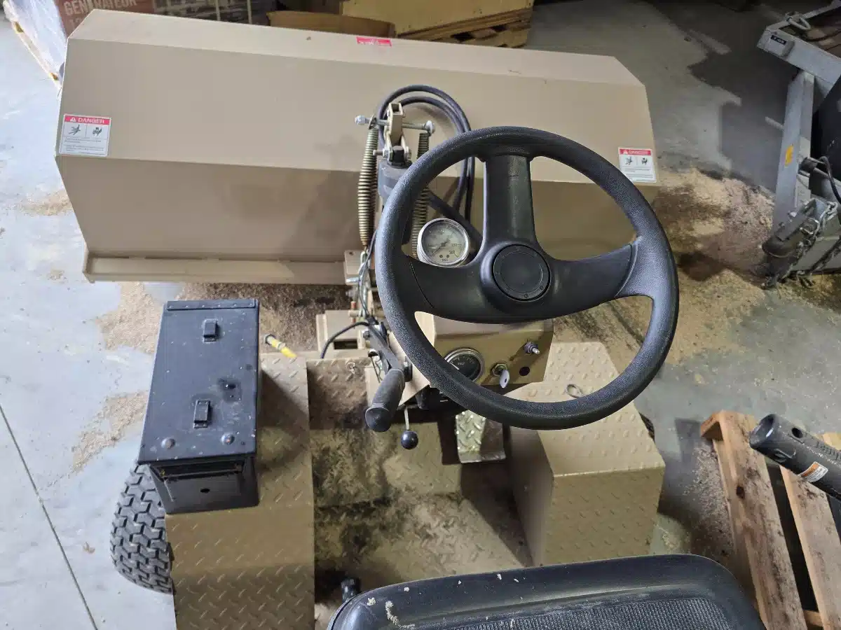Photo de la Galerie 2 pour KROMER B100 Balayeur