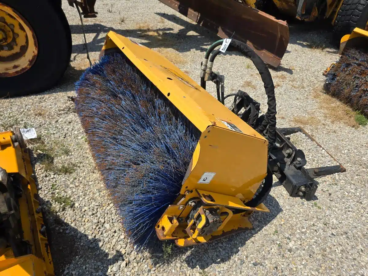Gallery image 1 for Trackless Vehicles ASQC34 Sweeper
