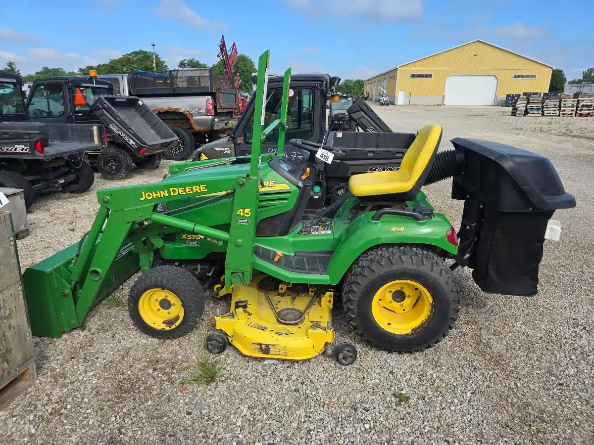 Photo de la Galerie 1 pour John Deere X575 Tracteur à pelouse