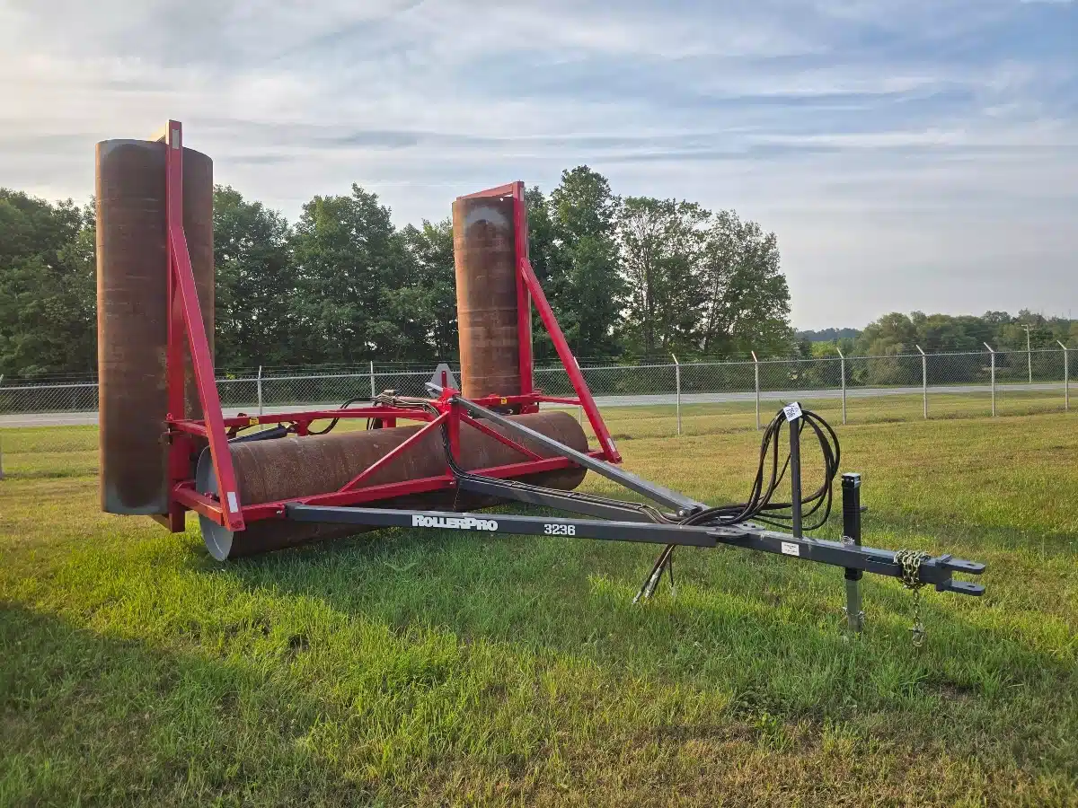Photo de la Galerie 1 pour 2026 ROLLERPRO 3236 Rouleau à Terre
