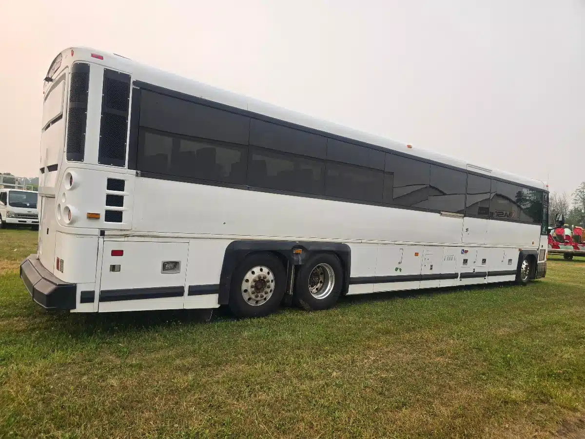 Photo de la Galerie 2 pour 2009 MCI 102DL3 Intercity/D4500 Véhicule - Autre