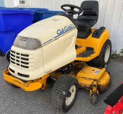 Photo de la Galerie 1 pour Cub Cadet 3235 Tracteur à pelouse