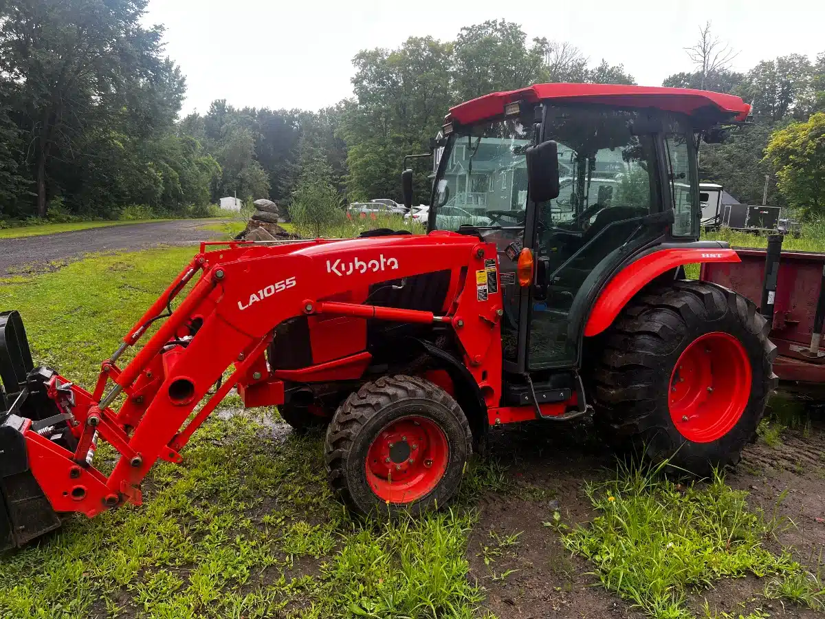 Photo de la Galerie 1 pour 2021 Kubota L4760HST Tracteur