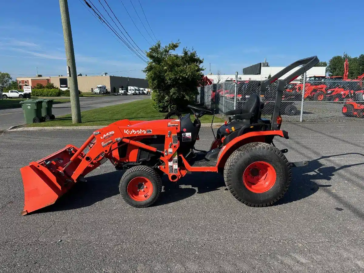 Gallery image 2 for Used 2022 Kubota B2301 Tractor
