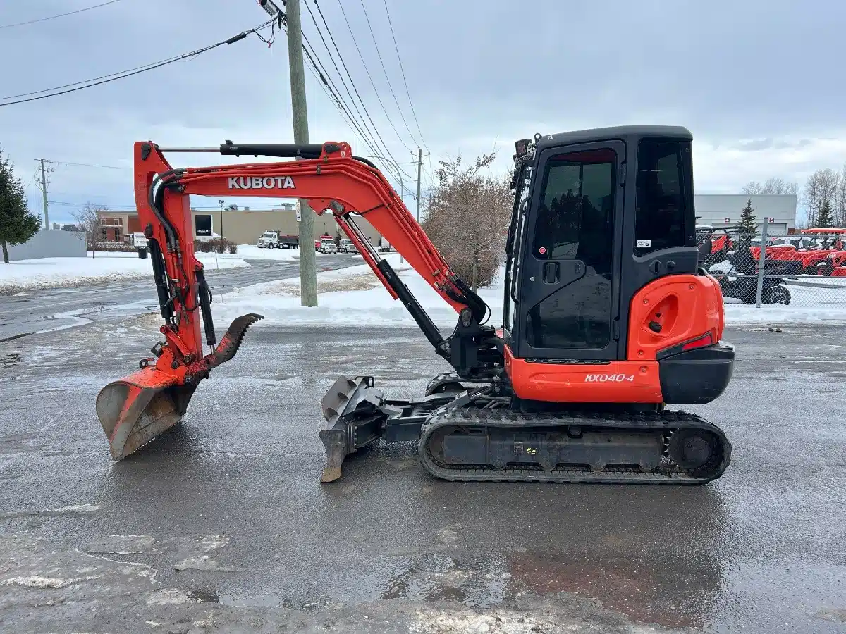 Gallery image 2 for 2019 Kubota KX040-4 Excavator