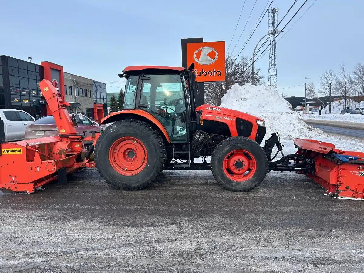 Gallery image 1 for 2017 Kubota M5-111HDCC Tractor