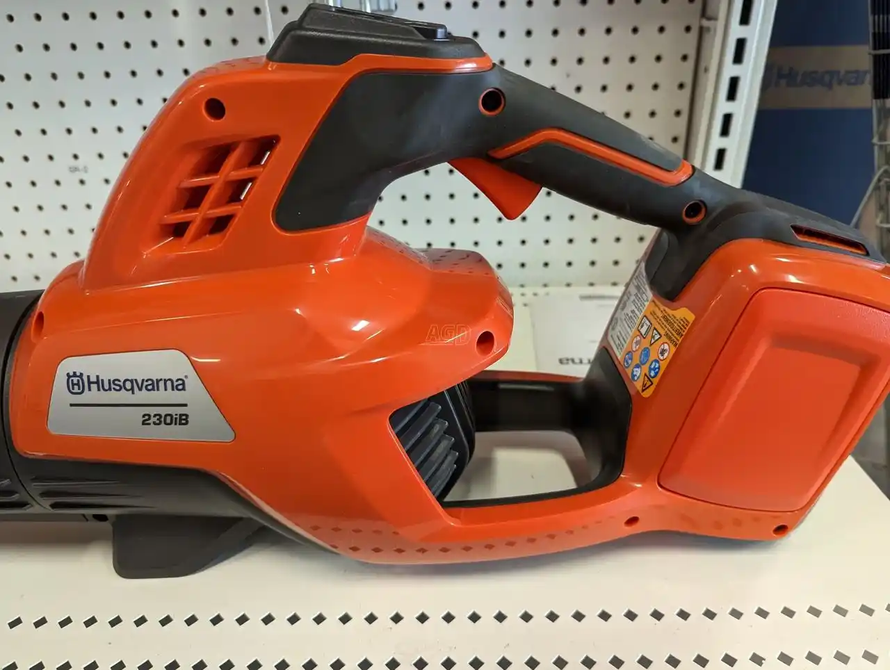 Gallery image 2 for New 2021 Husqvarna 230iB Leaf Blower