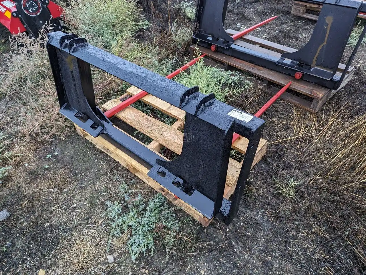 Gallery image 2 for New 2023 HLA Double Bale Spear Bale Spear