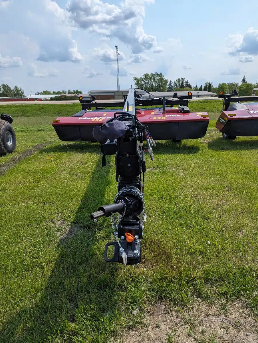 Gallery image 2 for New 2024 MacDon R116 Disc Mower Conditioner