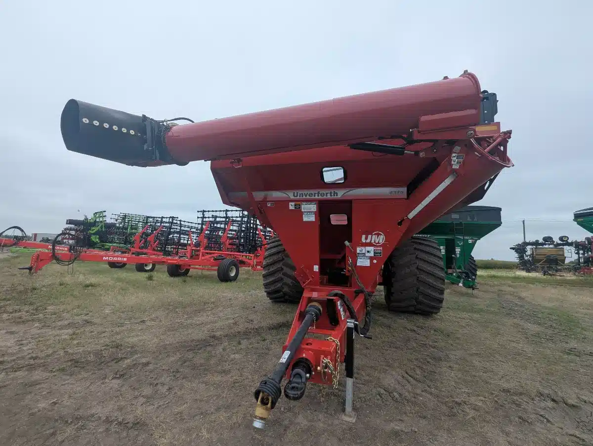 Photo de la Galerie 2 pour 2024 Unverferth 1319 Chariot à Grain