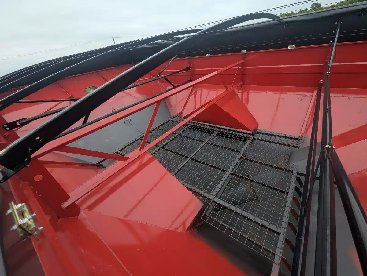 Gallery image 2 for New 2024 Unverferth 1319 Grain Cart