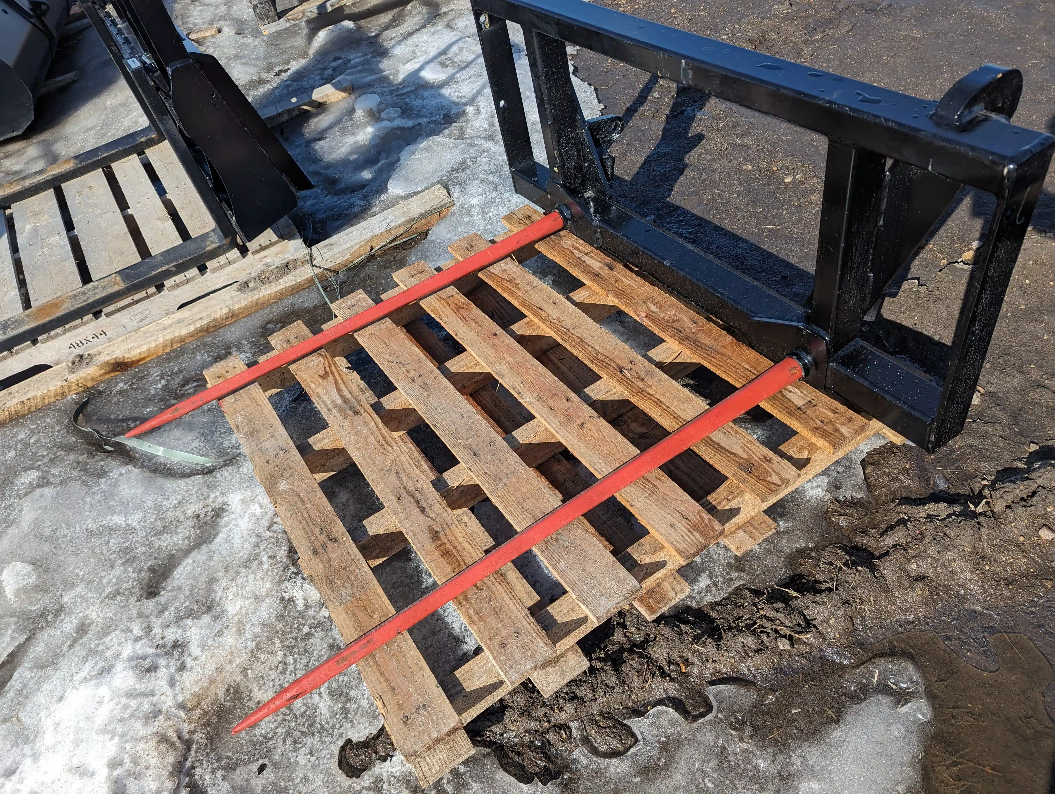Gallery image 1 for New 2025 HLA Attachments DE50A0600 Bale Spear