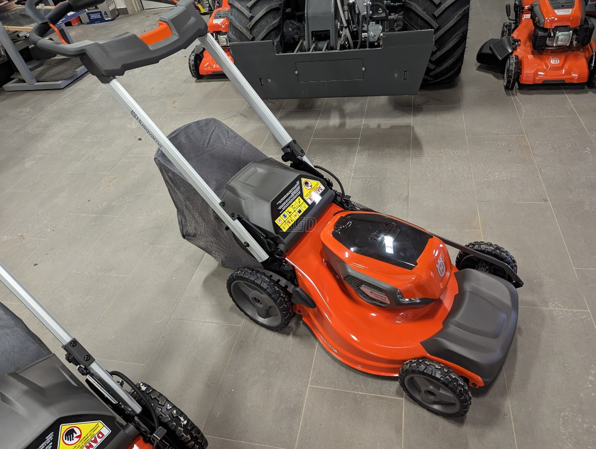 Gallery image 2 for New 2023 Husqvarna LE322R Mower - Walk Behind