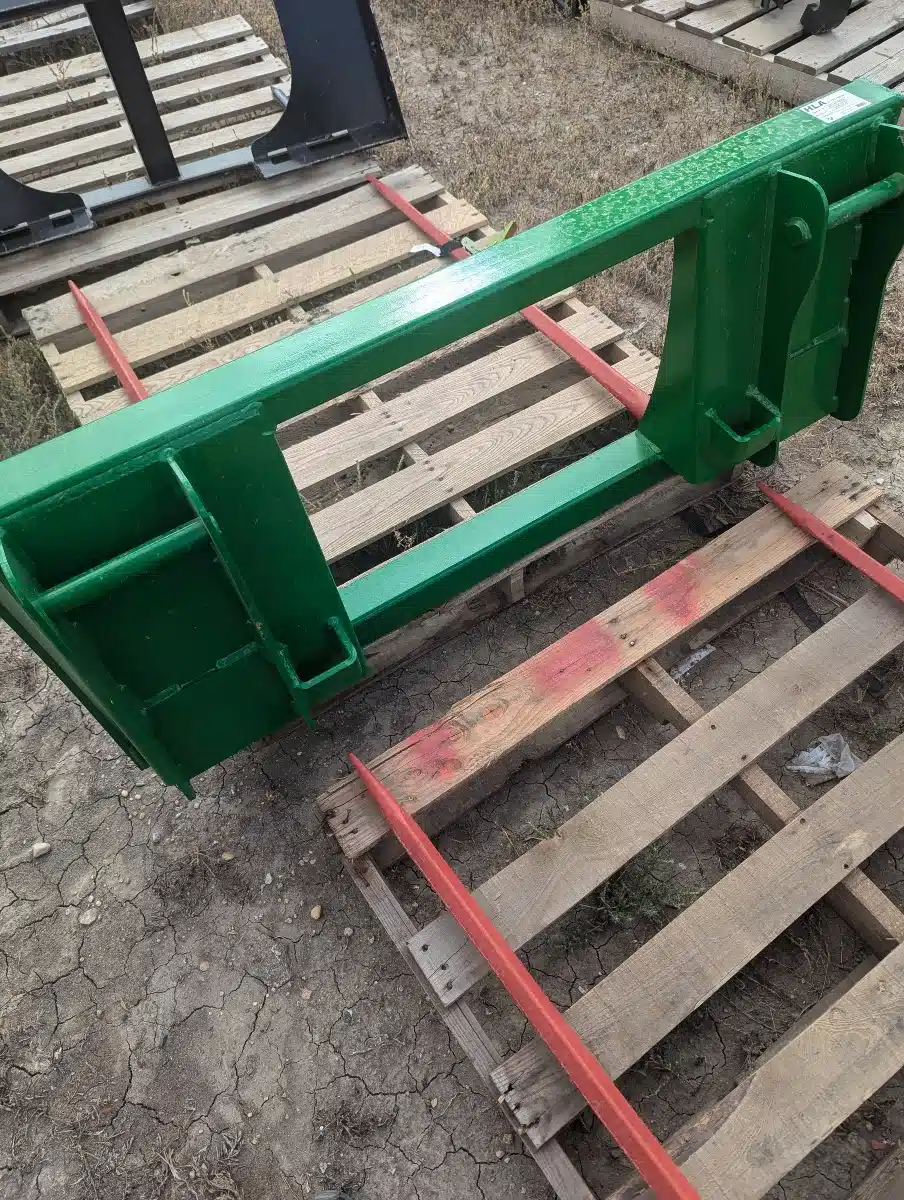 Gallery image 2 for New 2024 HLA DE50JD245 Bale Spear