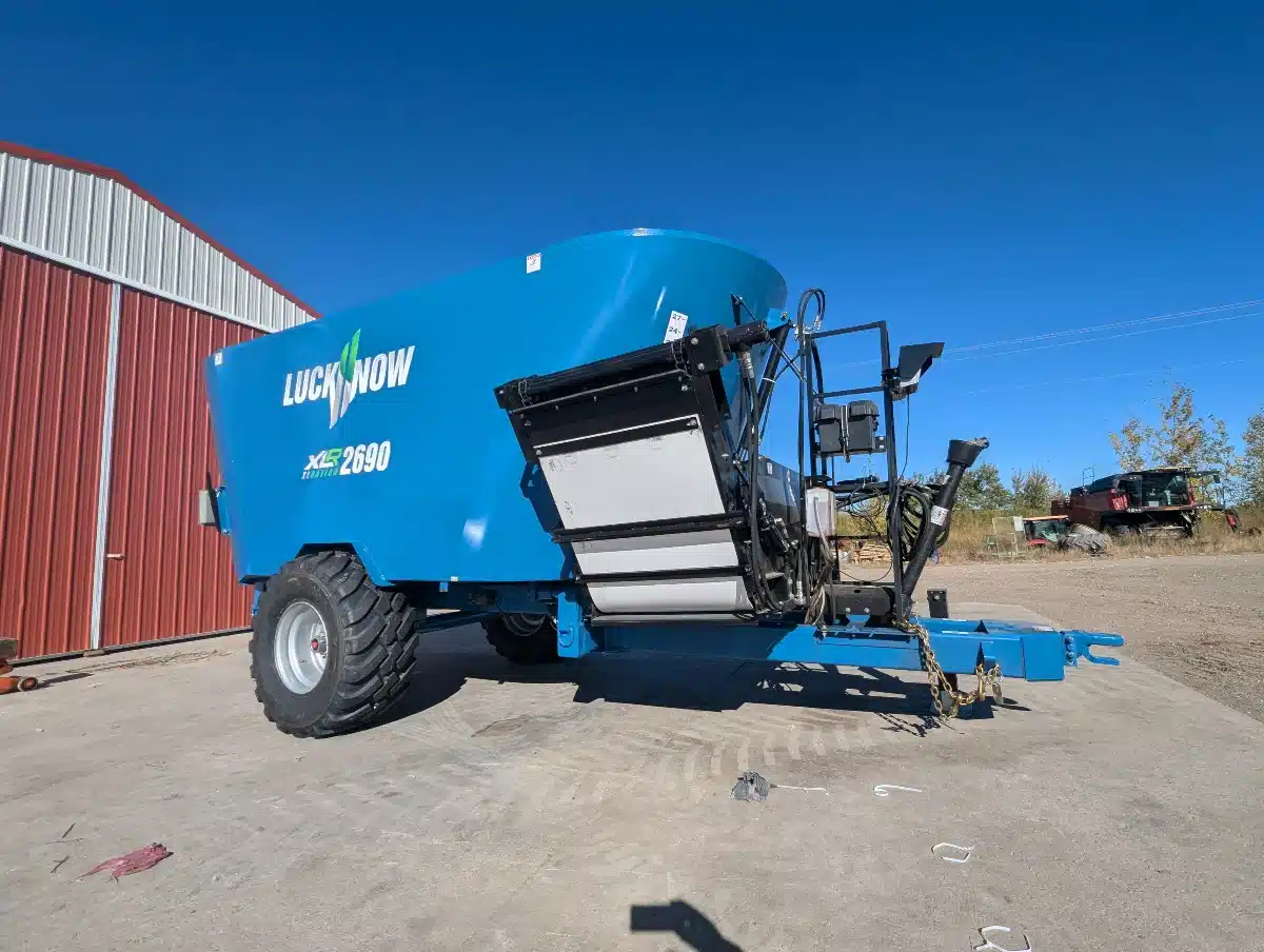 Gallery image 1 for New 2025 Lucknow 2690 TMR Mixer