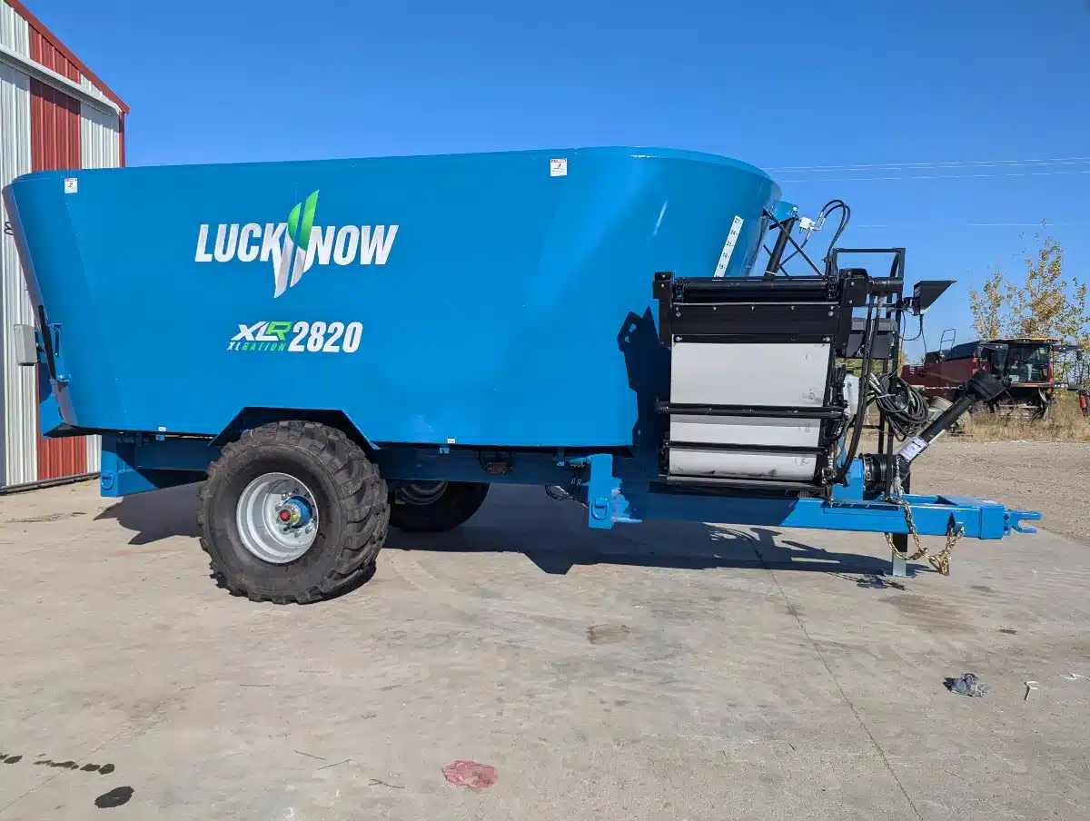 Gallery image 1 for New 2025 Lucknow 2820 TMR Mixer
