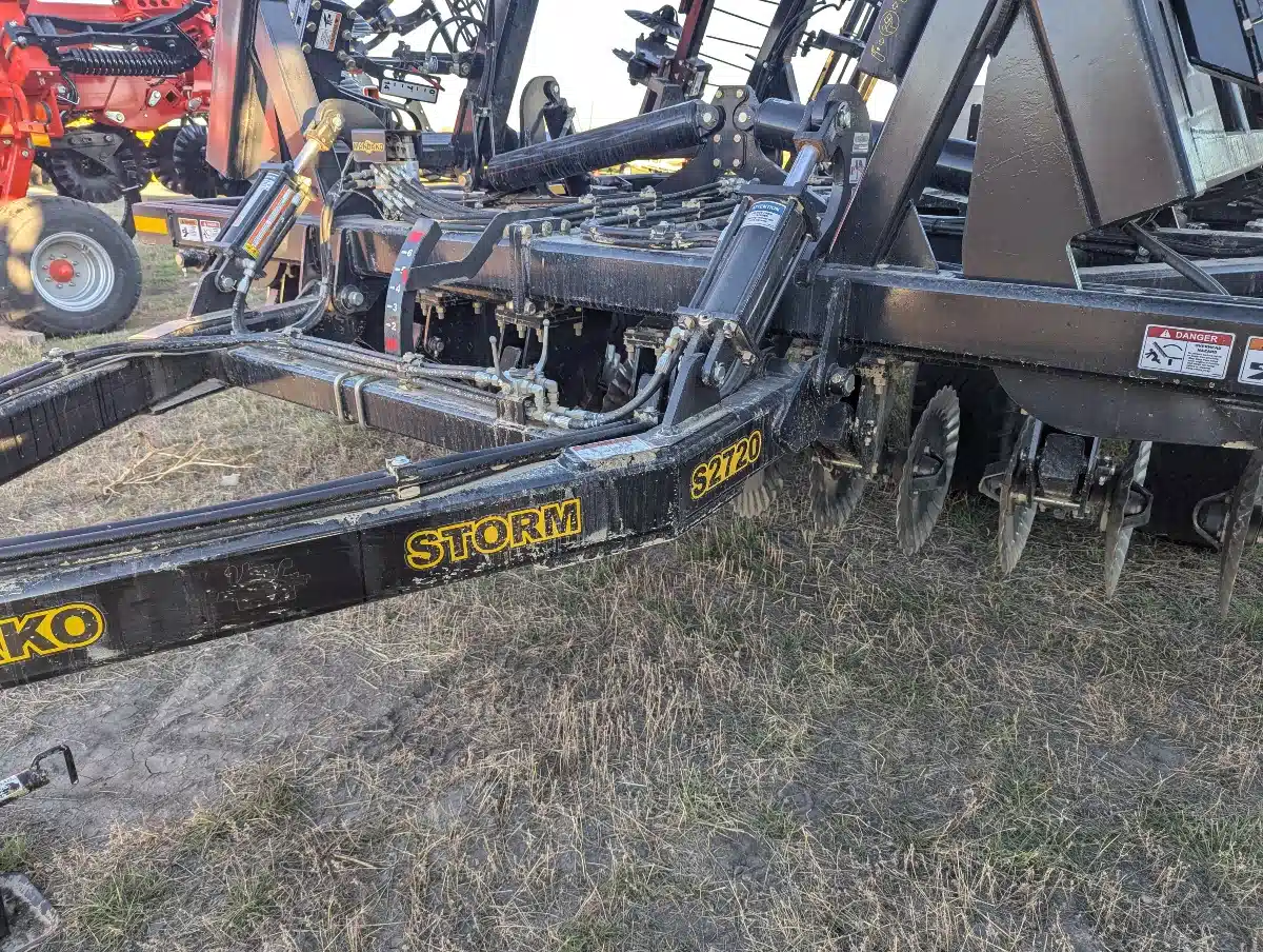 Gallery image 2 for New 2024 Mandako STORM S2720 Vertical Tillage