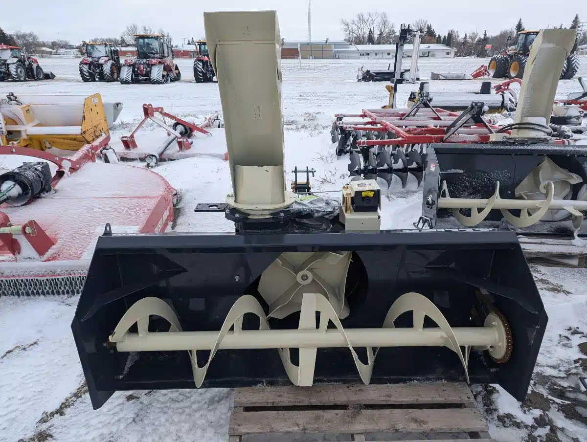 Gallery image 2 for New 2024 Farm King Allied 6610 Snow Blower