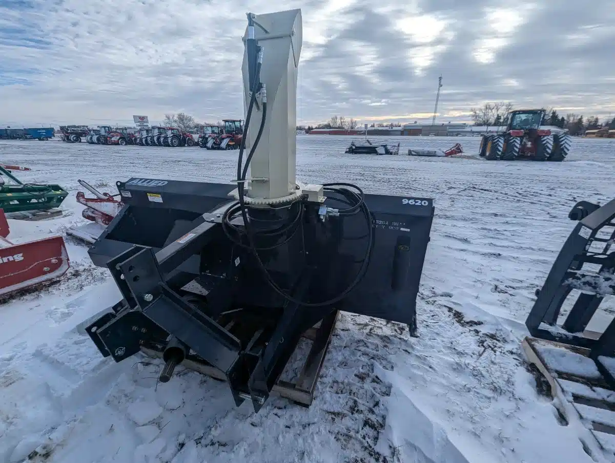 Gallery image 2 for New 2024 Farm King YC9620Q-4 Snow Blower