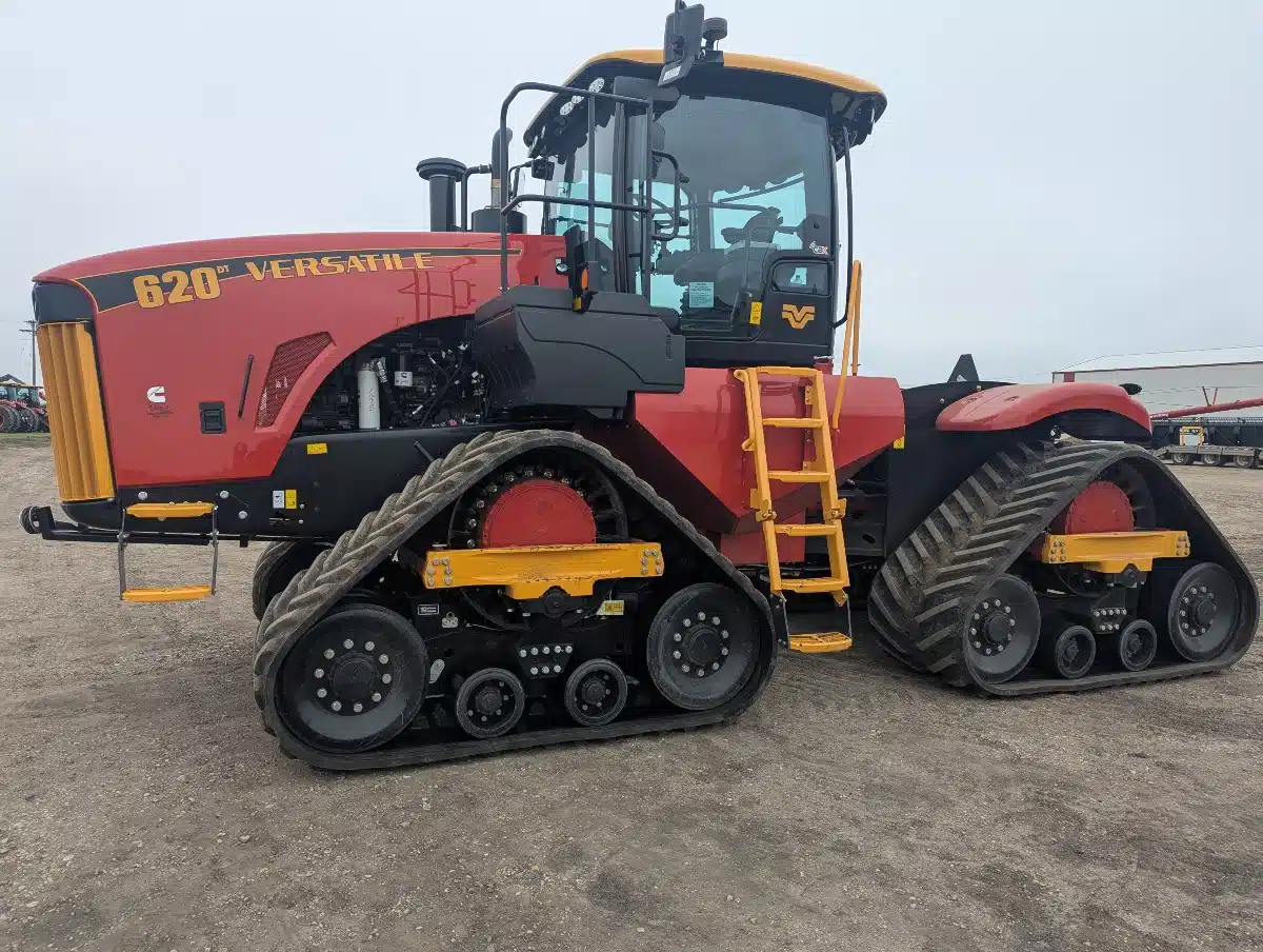 Gallery image 1 for 2024 Versatile 620DT Tractor