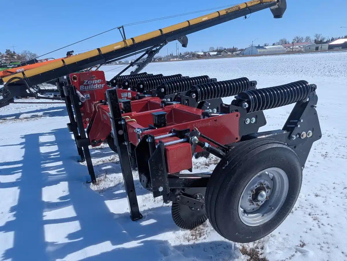 Gallery image 1 for New 2024 Unverferth 122 Zonebuilder Ripper