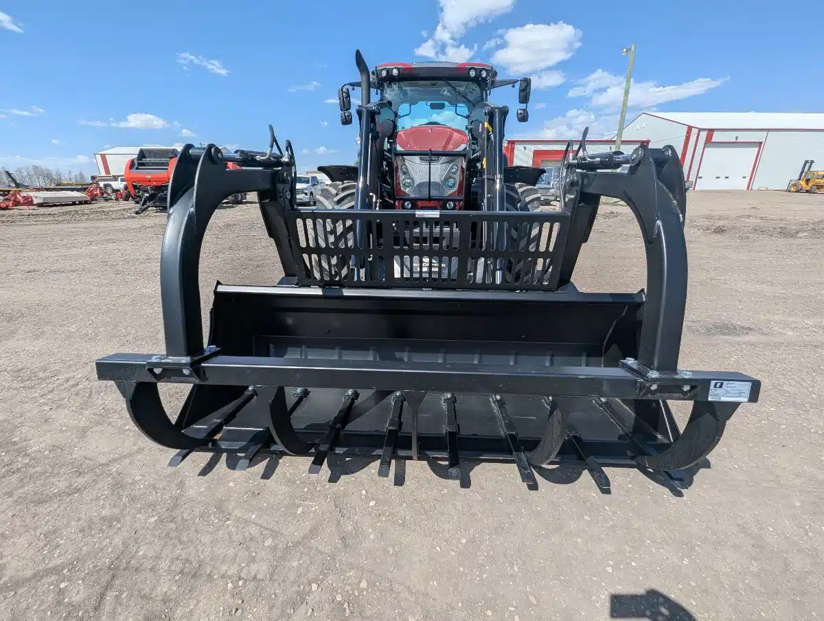 Gallery image 2 for New 2025 McCormick X7.618 Tractor