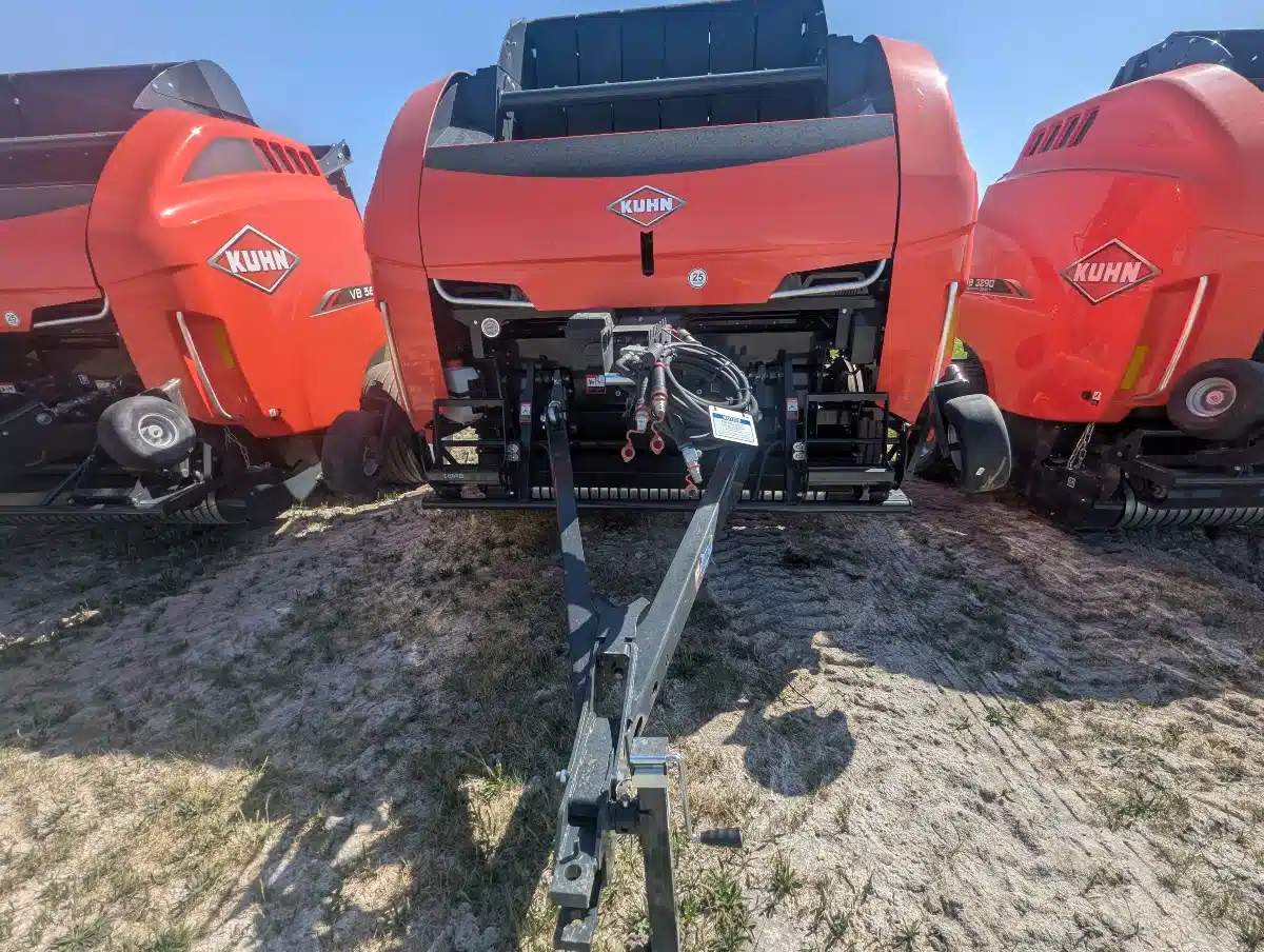 Gallery image 2 for New 2025 Kuhn VB 560 Round Baler