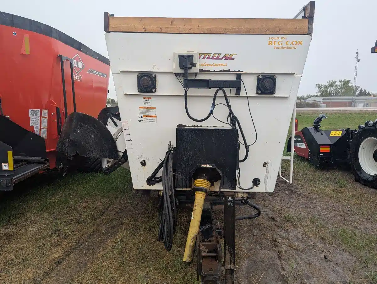 Gallery image 2 for Used 2012 Cattlelac 460 Feed Wagon