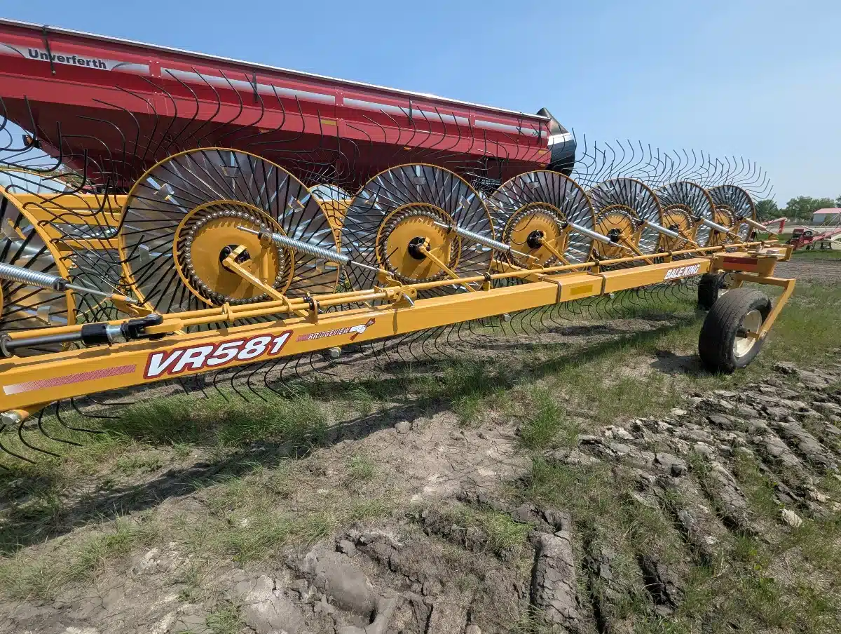 Gallery image 2 for New 2025 Bale King VR581 Rake