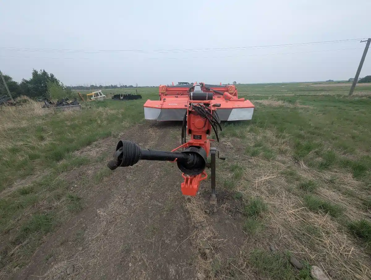 Gallery image 2 for Used 2015 Kuhn FC 4060 TCR Disc Mower Conditioner