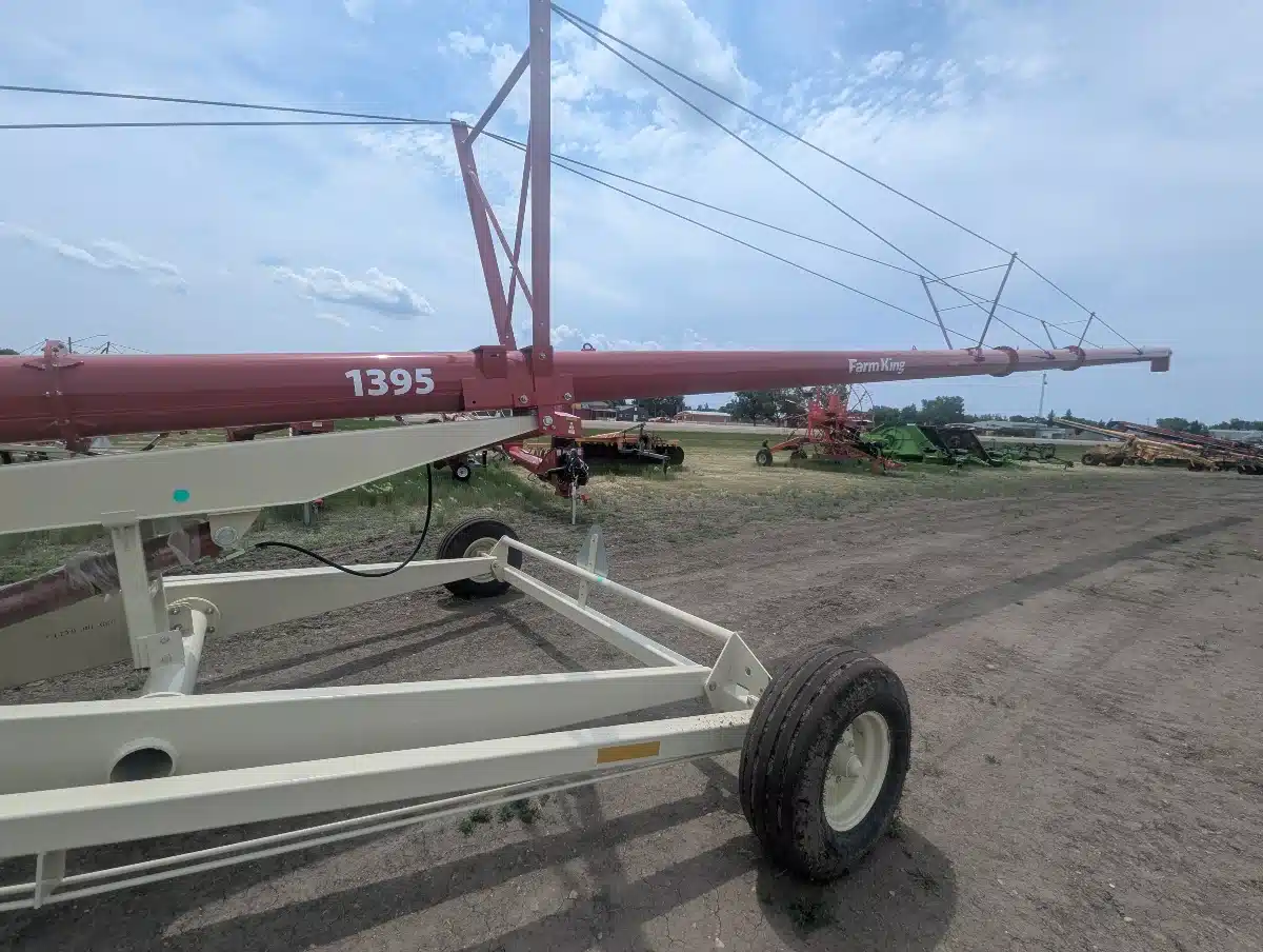 Gallery image 2 for New 2025 Farm King Y1395TMMR Grain Auger