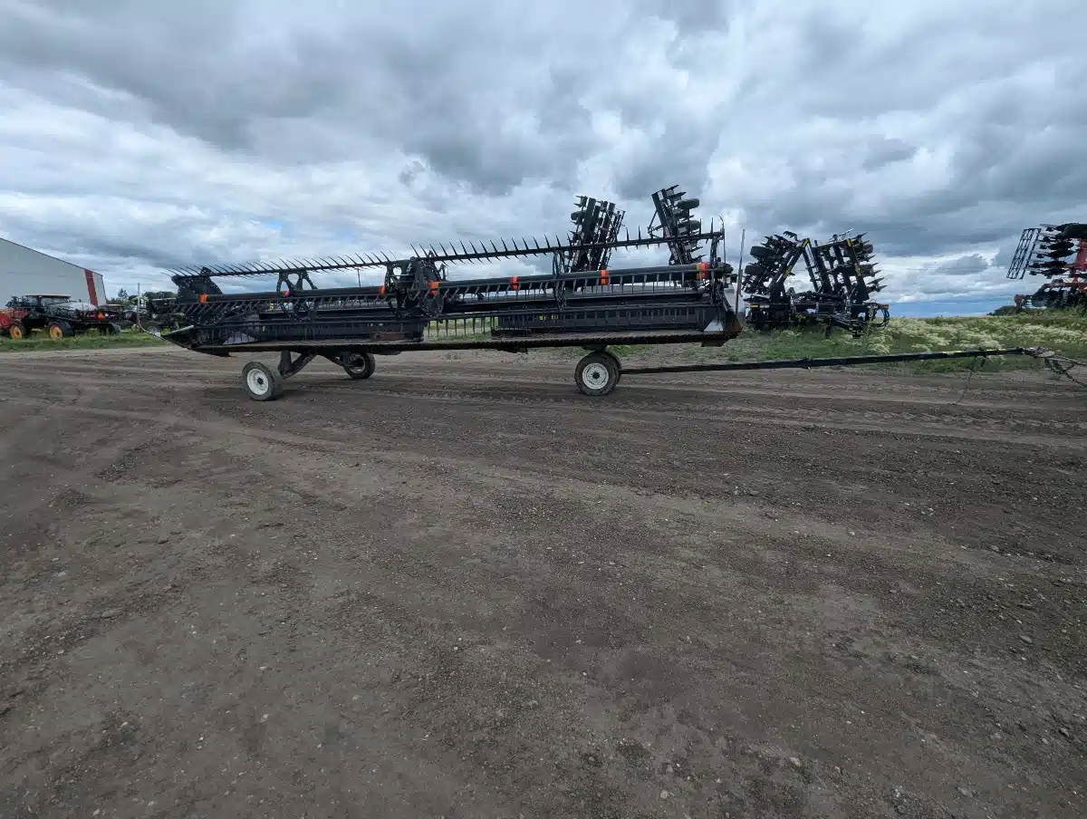 Gallery image 2 for Used 2015 MacDon D65 Header - Draper