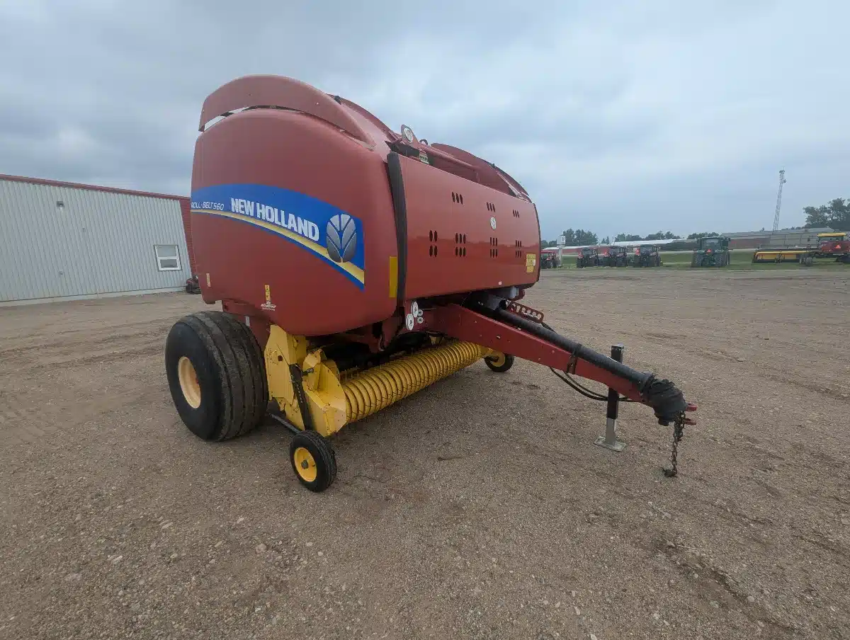 Gallery image 1 for Used 2014 New Holland ROLL-BELT 560 Round Baler