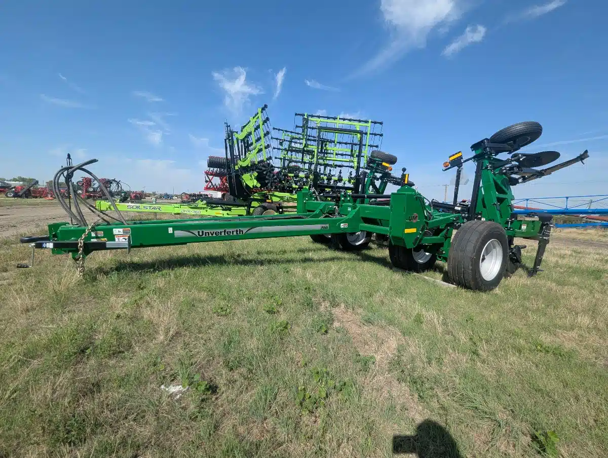 Gallery image 1 for New 2024 Unverferth ZONE BUILDER Disc Ripper