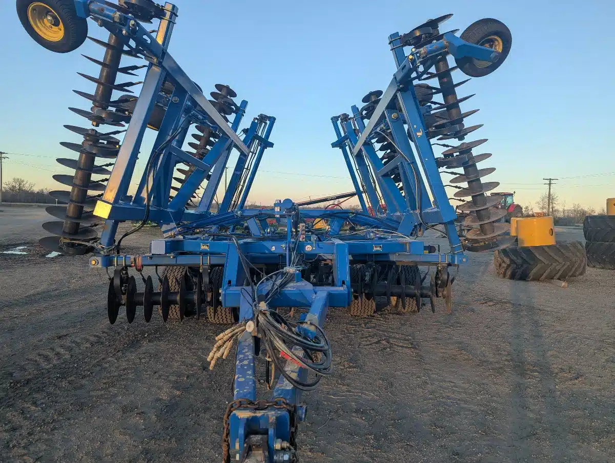Gallery image 2 for 2015 Landoll 7431 Vertical Tillage