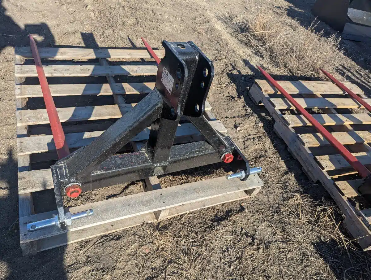 Gallery image 2 for New 2025 HLA Attachments DE3PH Bale Spear