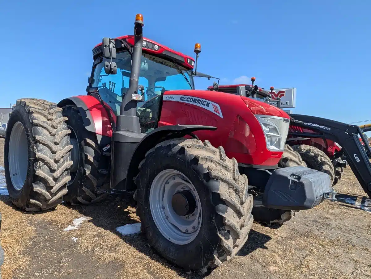 2021 McCormick X7.690 Tractor