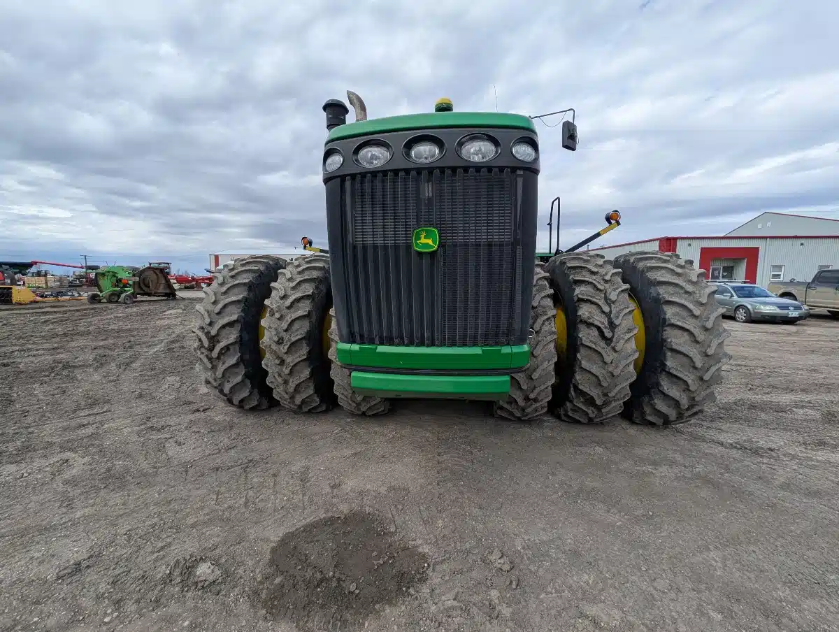 Gallery image 2 for 2011 John Deere 9530 Tractor