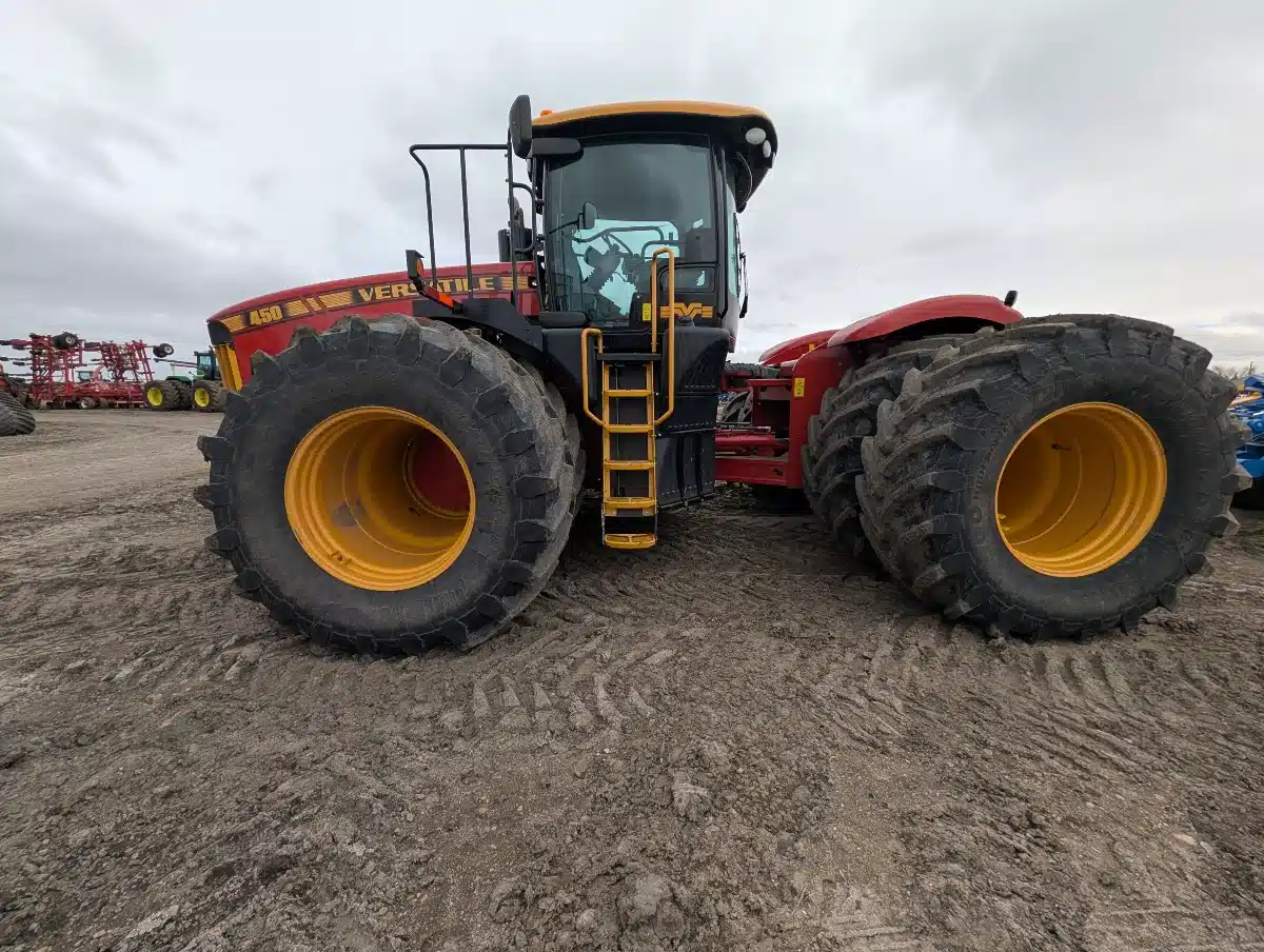 2017 Versatile 375 Tractor