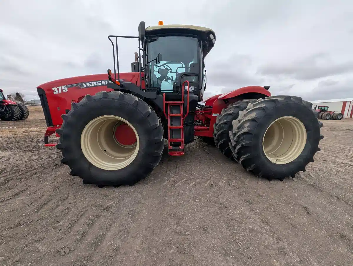 2014 Versatile 375 Tractor