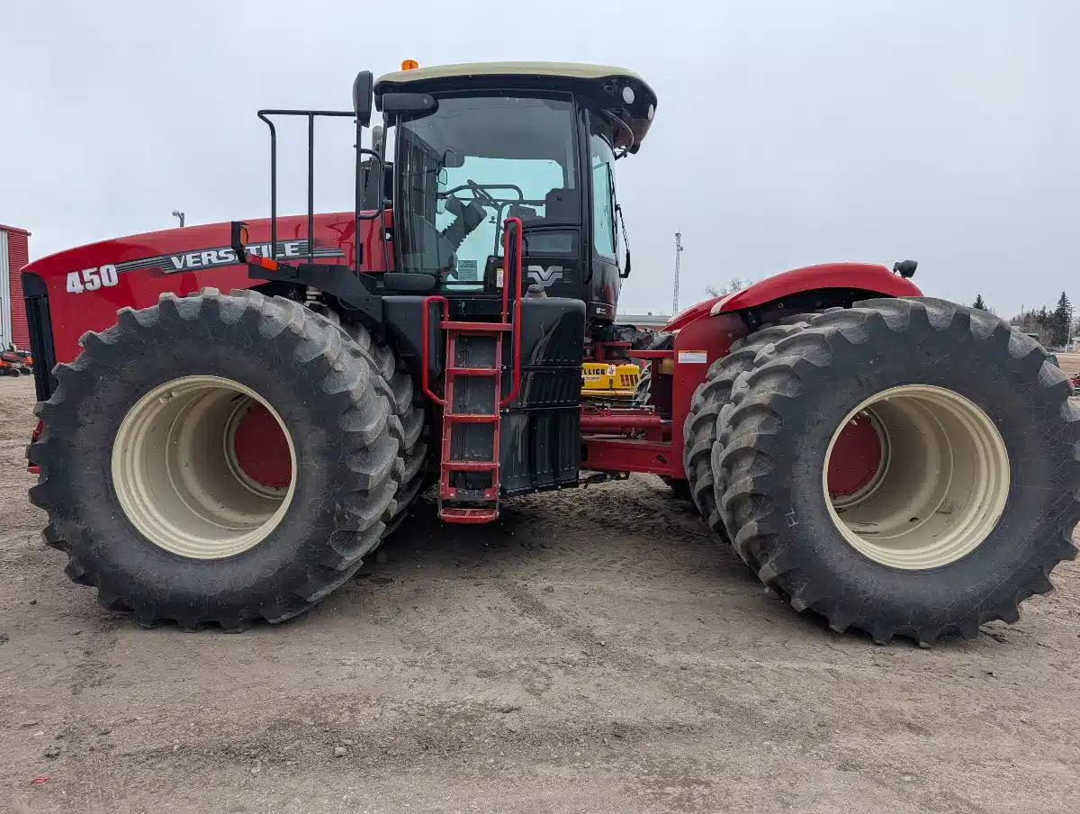 2015 Versatile 450 Tractor