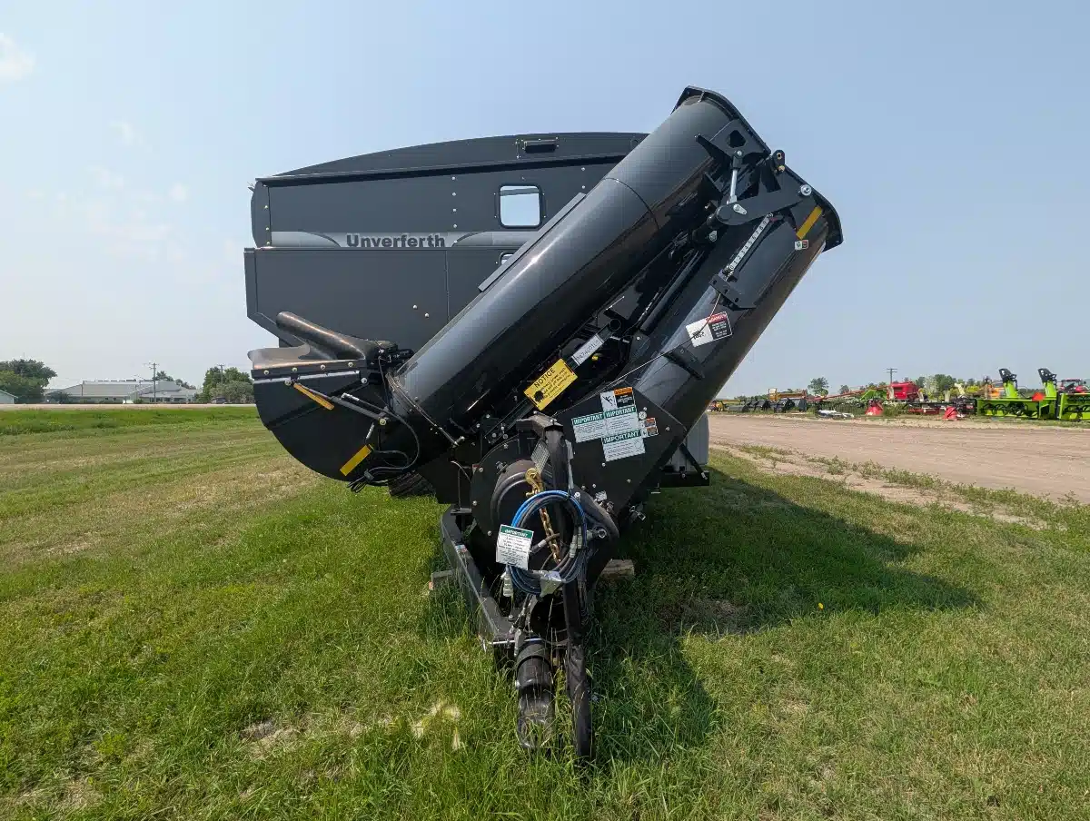 Gallery image 2 for 2026 Unverferth 2520 Grain Cart